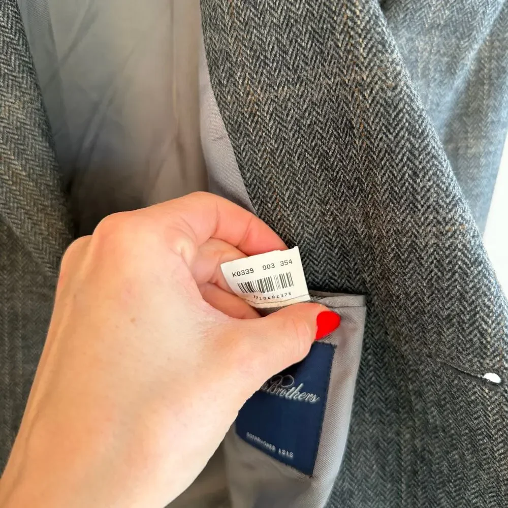 Brooks Brothers Lambswool Herringbone Single-Breasted Blazer Gray 43